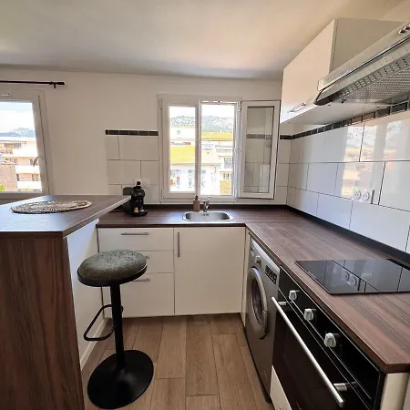 Cosy Et Calme Pres De La Gare *