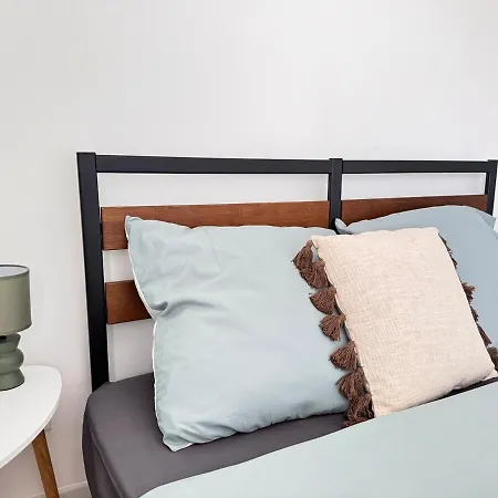 Cosy Et Calme Pres De La Gare דירה