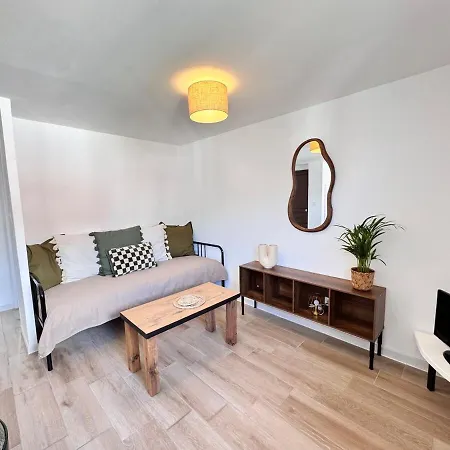 Cosy Et Calme Pres De La Gare *